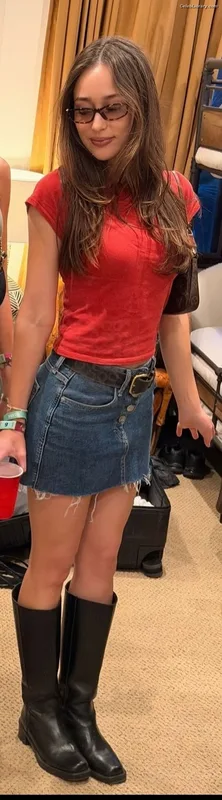 Alycia Debnam Carey photo 12 of 1336