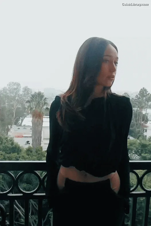 Alycia Debnam Carey photo 19 of 1336