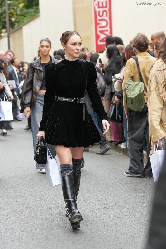 Alycia Debnam Carey photo 15 of 1336