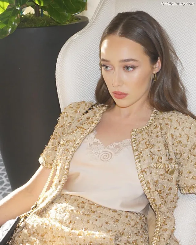 Alycia Debnam Carey photo 11 of 1336