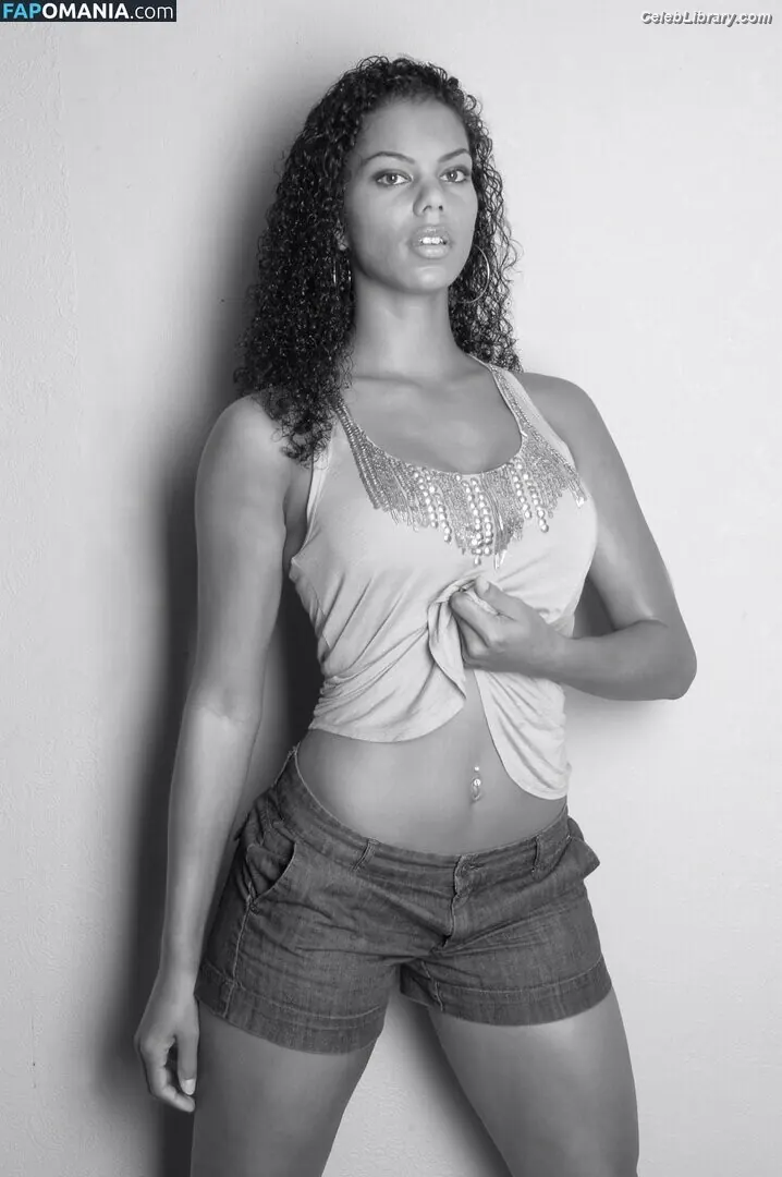 Alysha Clark photo 10 of 58