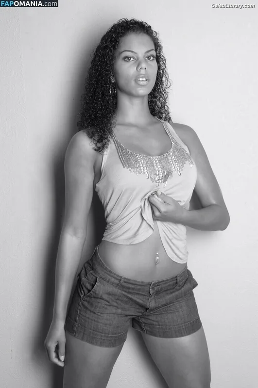 Alysha Clark photo 10 of 59