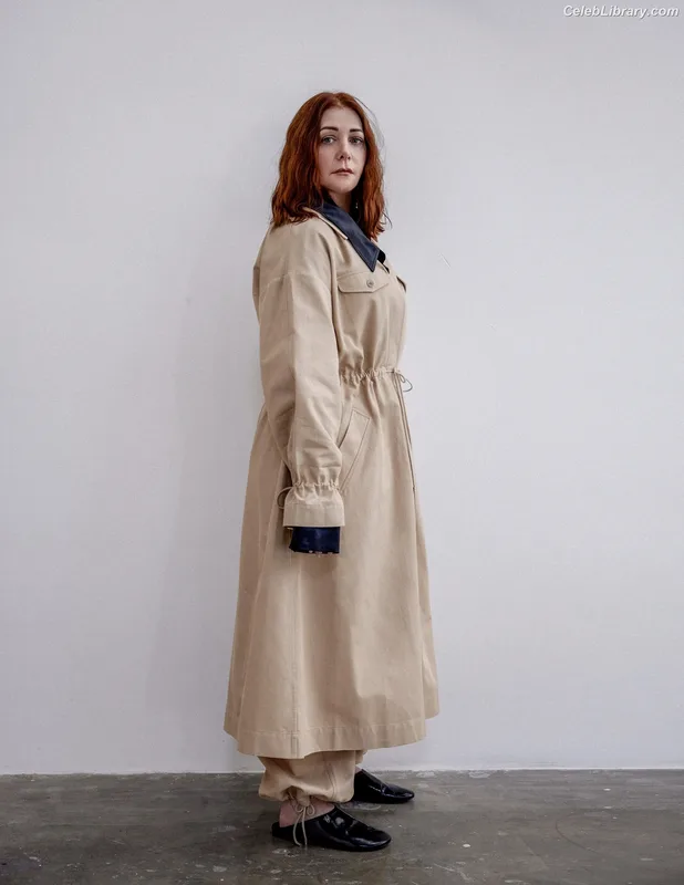 Alyson Hannigan photo 12 of 137