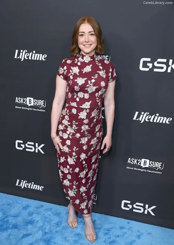Alyson Hannigan photo 14 of 137