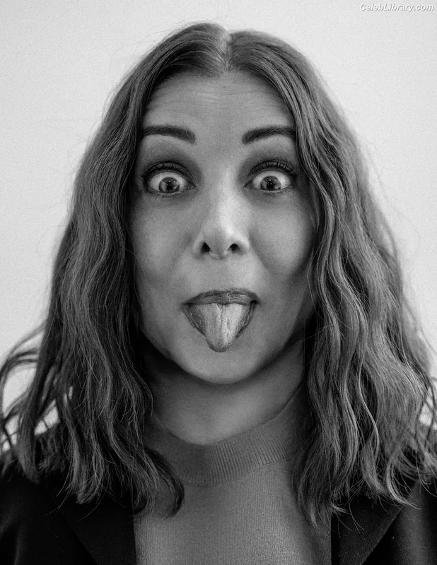 Alyson Hannigan photo 16 of 137