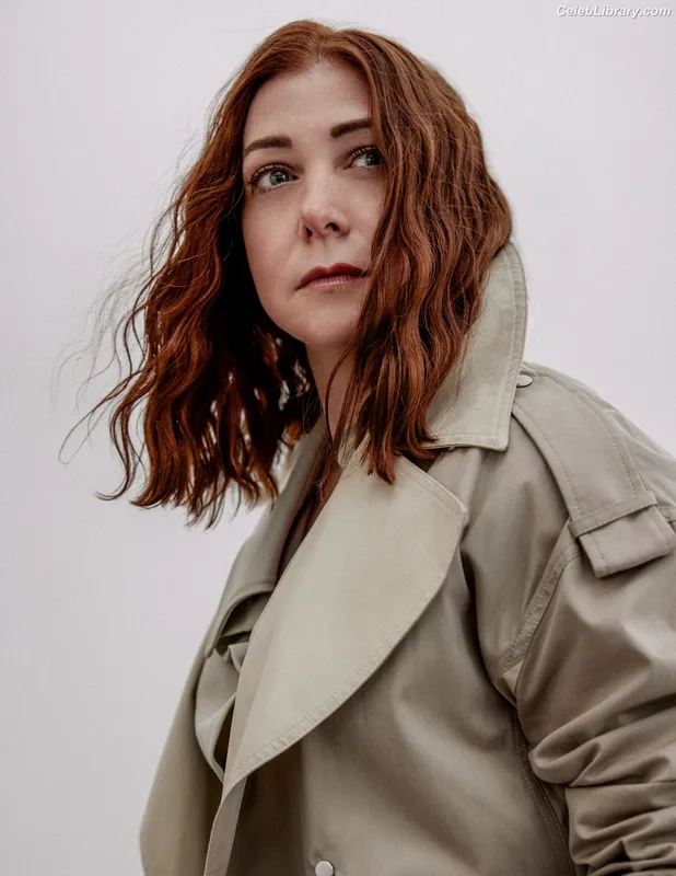 Alyson Hannigan photo 18 of 137