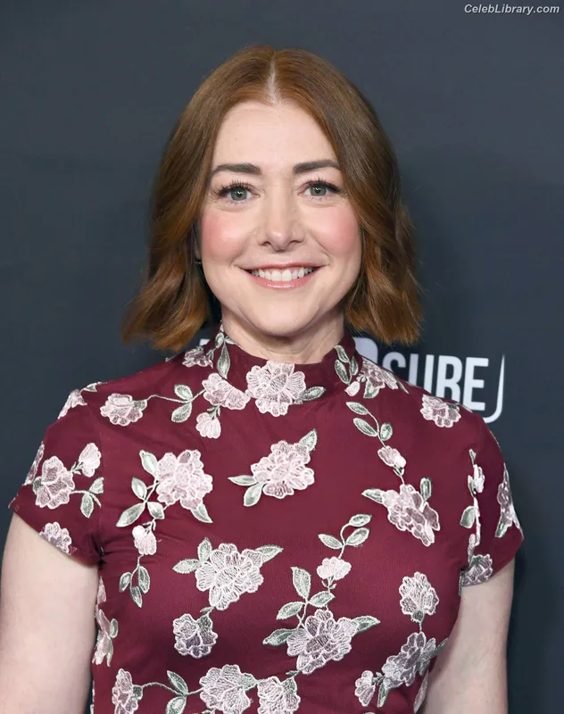 Alyson Hannigan photo 22 of 137