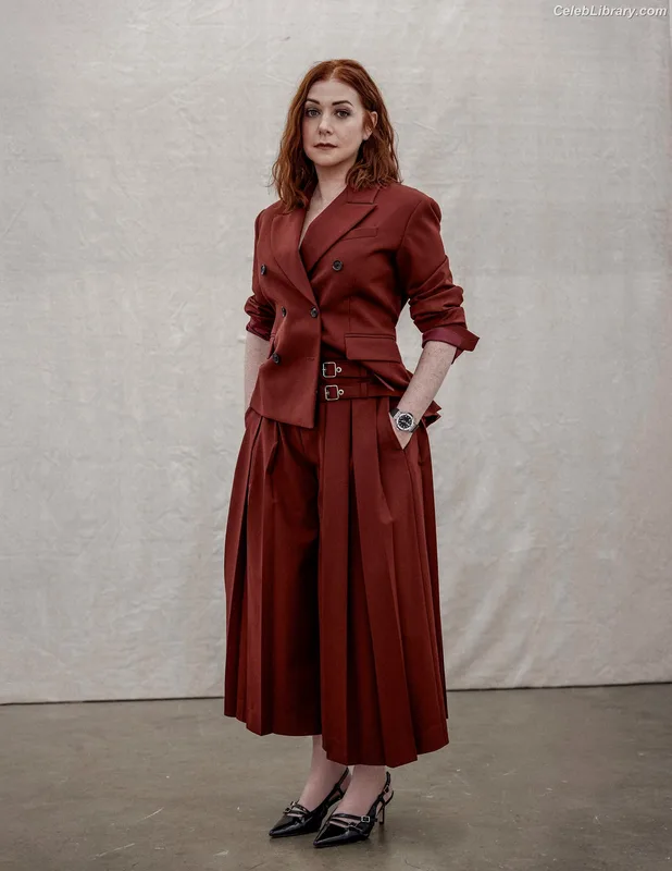 Alyson Hannigan photo 1 of 137