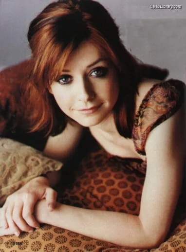 Alyson Hannigan photo 16 of 137