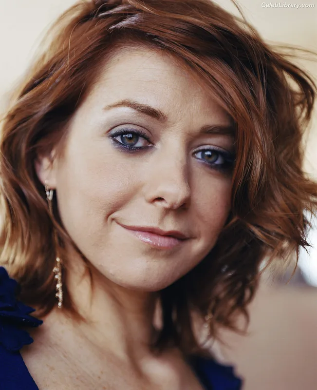 Alyson Hannigan photo 14 of 137
