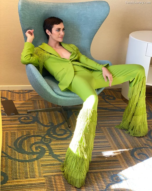 Alyson Stoner photo 3 of 9