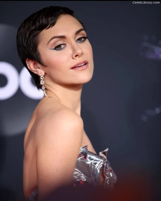Alyson Stoner photo 6 of 9