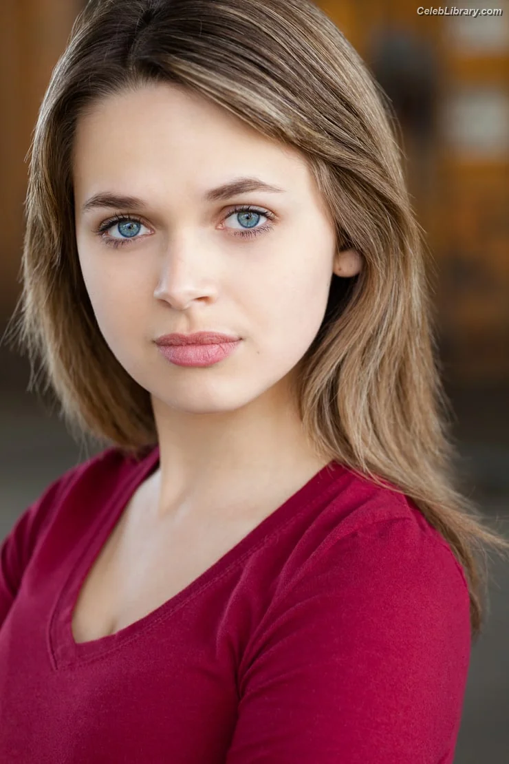 Alyssa Jirrels photo 14 of 55