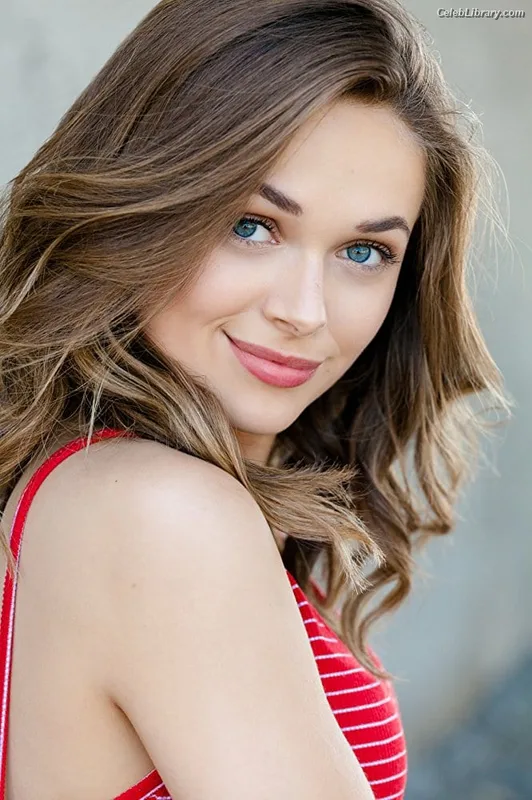 Alyssa Jirrels photo 6 of 56