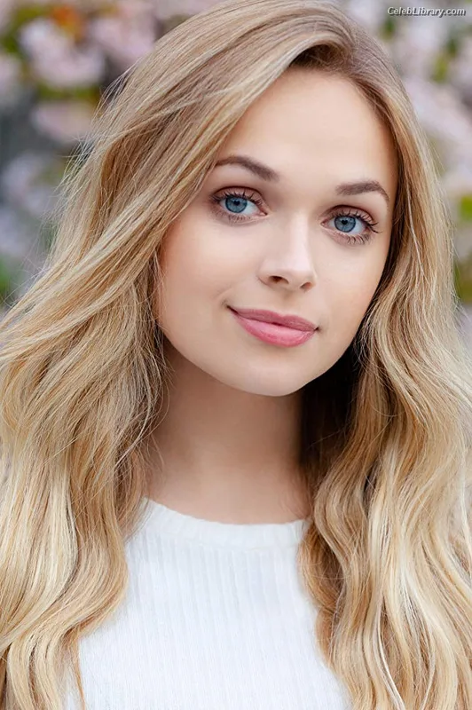 Alyssa Jirrels photo 7 of 56