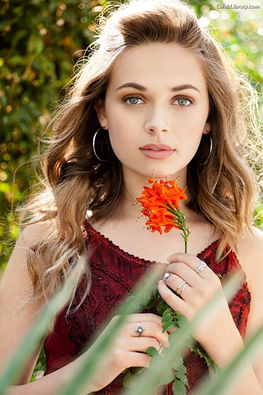 Alyssa Jirrels photo 13 of 56