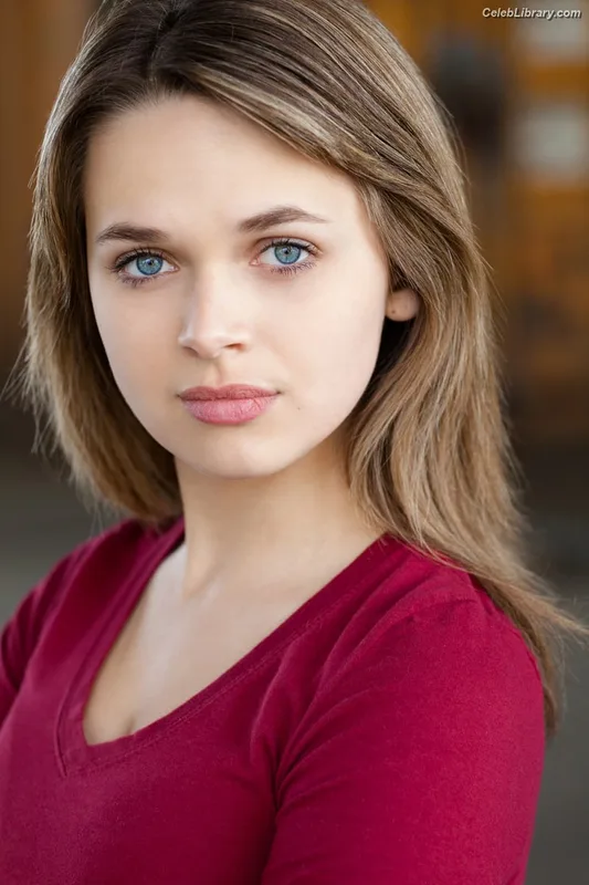 Alyssa Jirrels photo 14 of 56