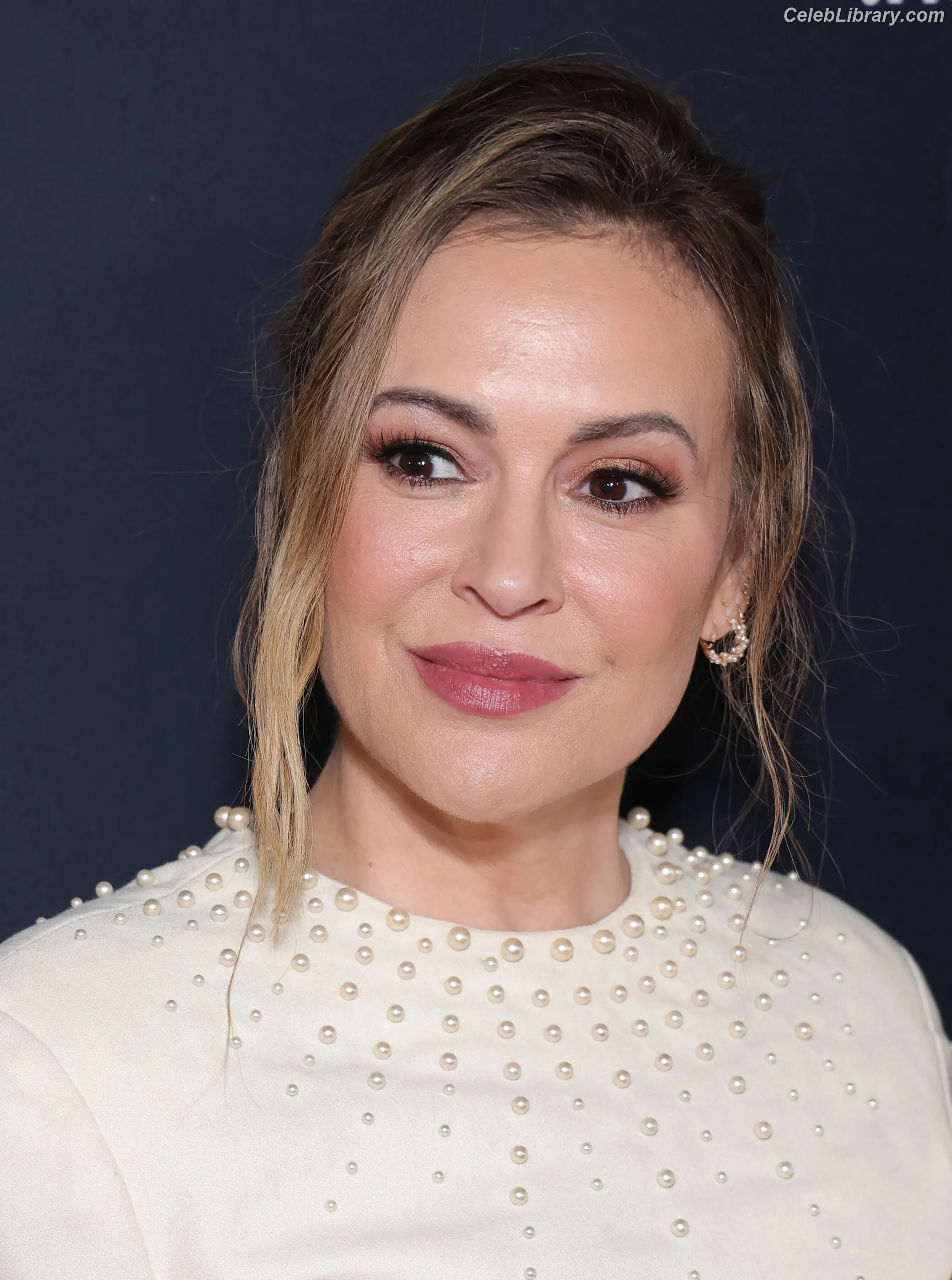 Alyssa Milano photo 17 of 325