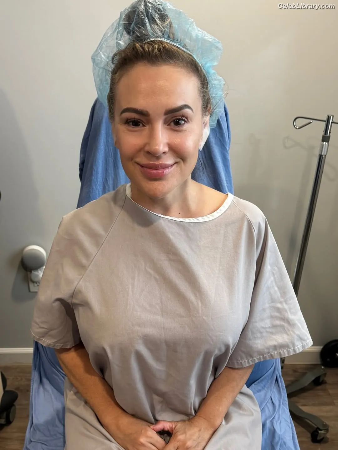 Alyssa Milano photo 8 of 325