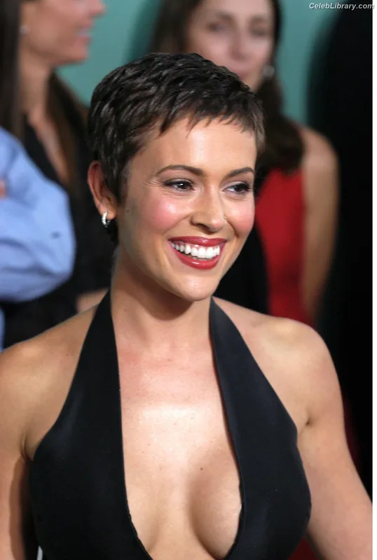 Alyssa Milano photo 10 of 327