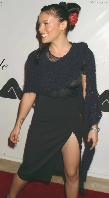 Alyssa Milano photo 7 of 327