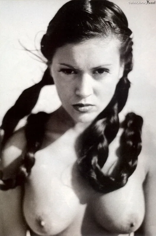 Alyssa Milano photo 9 of 327