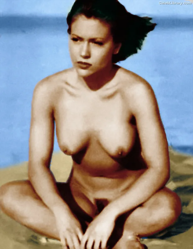 Alyssa Milano photo 13 of 327