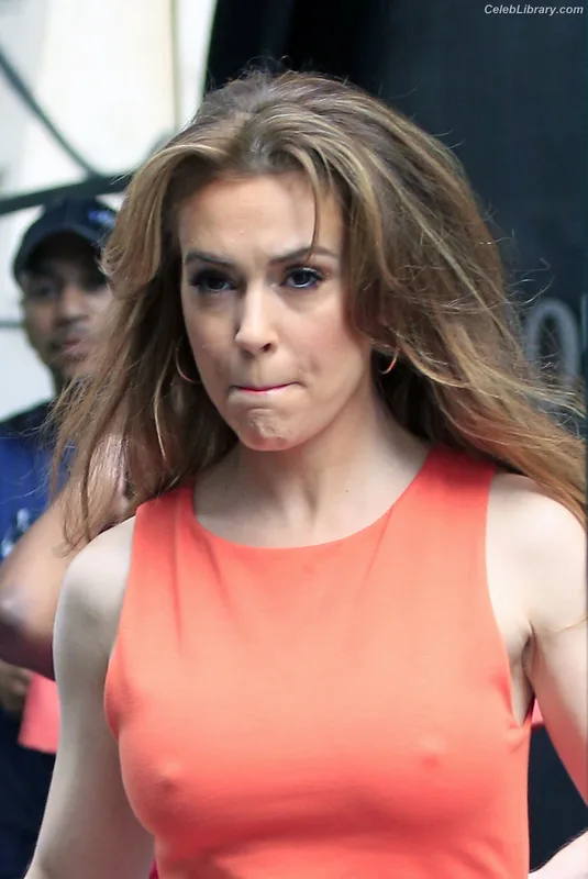 Alyssa Milano photo 24 of 327