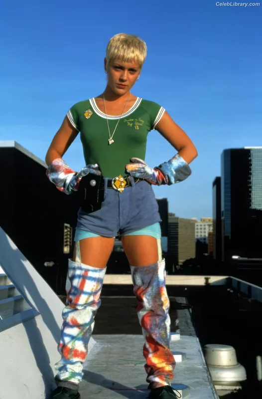 Alyssa Milano photo 16 of 327