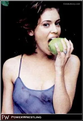 Alyssa Milano photo 19 of 327