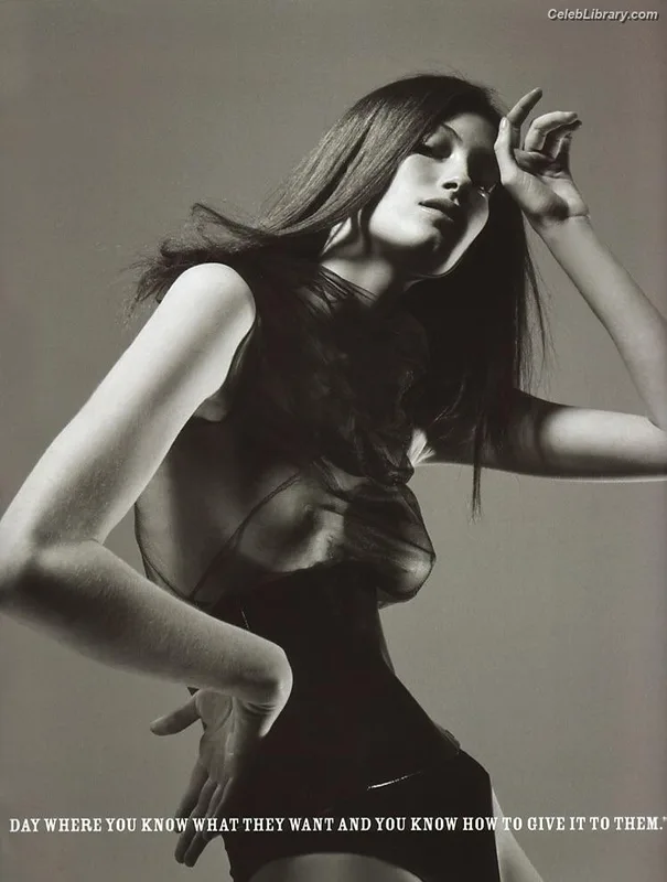 Alyssa Sutherland photo 3 of 38