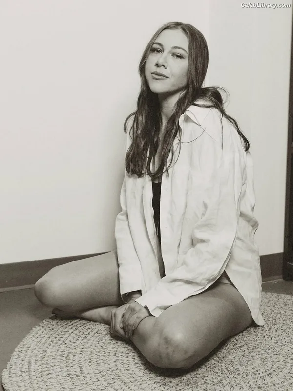 Amanda Anisimova photo 2 of 148