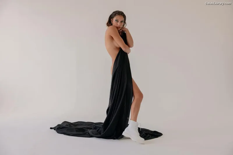 Amanda Campana photo 3 of 82