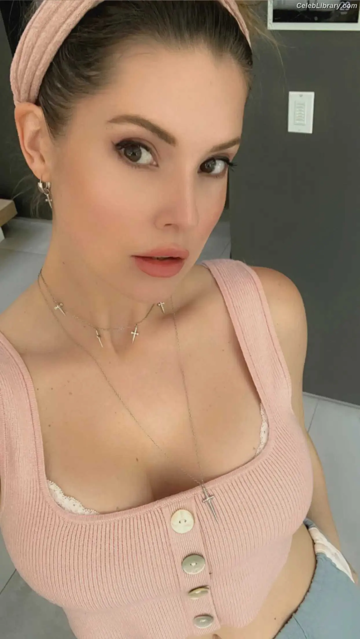 Amanda Cerny photo 3 of 1196