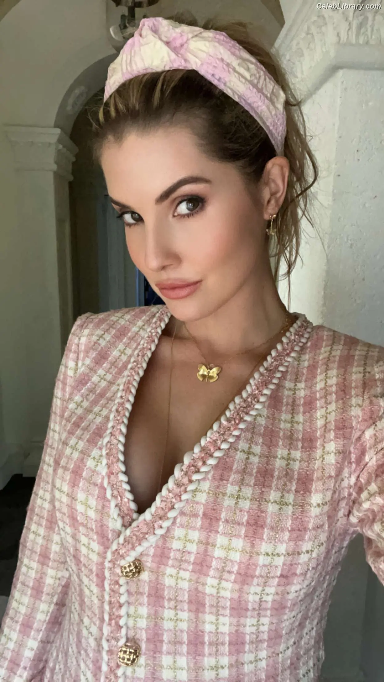 Amanda Cerny photo 18 of 1196