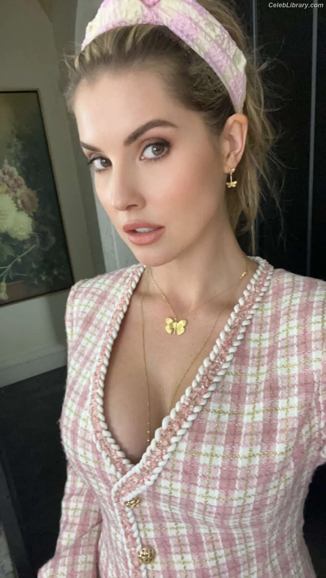 Amanda Cerny photo 1 of 1196