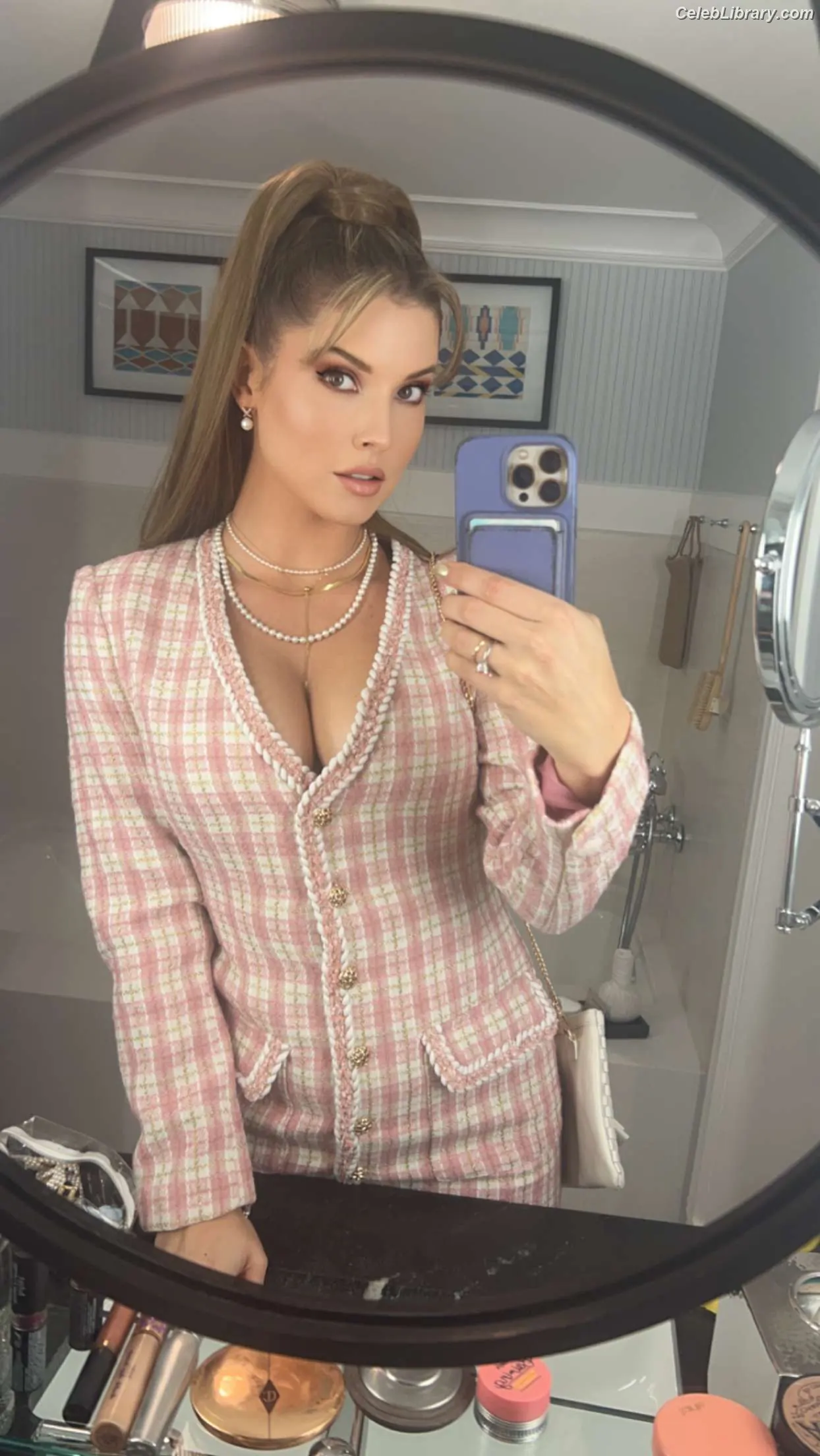 Amanda Cerny photo 2 of 1196