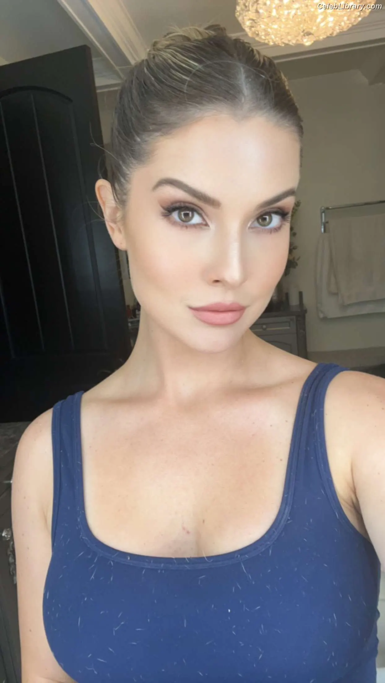 Amanda Cerny photo 2 of 1196