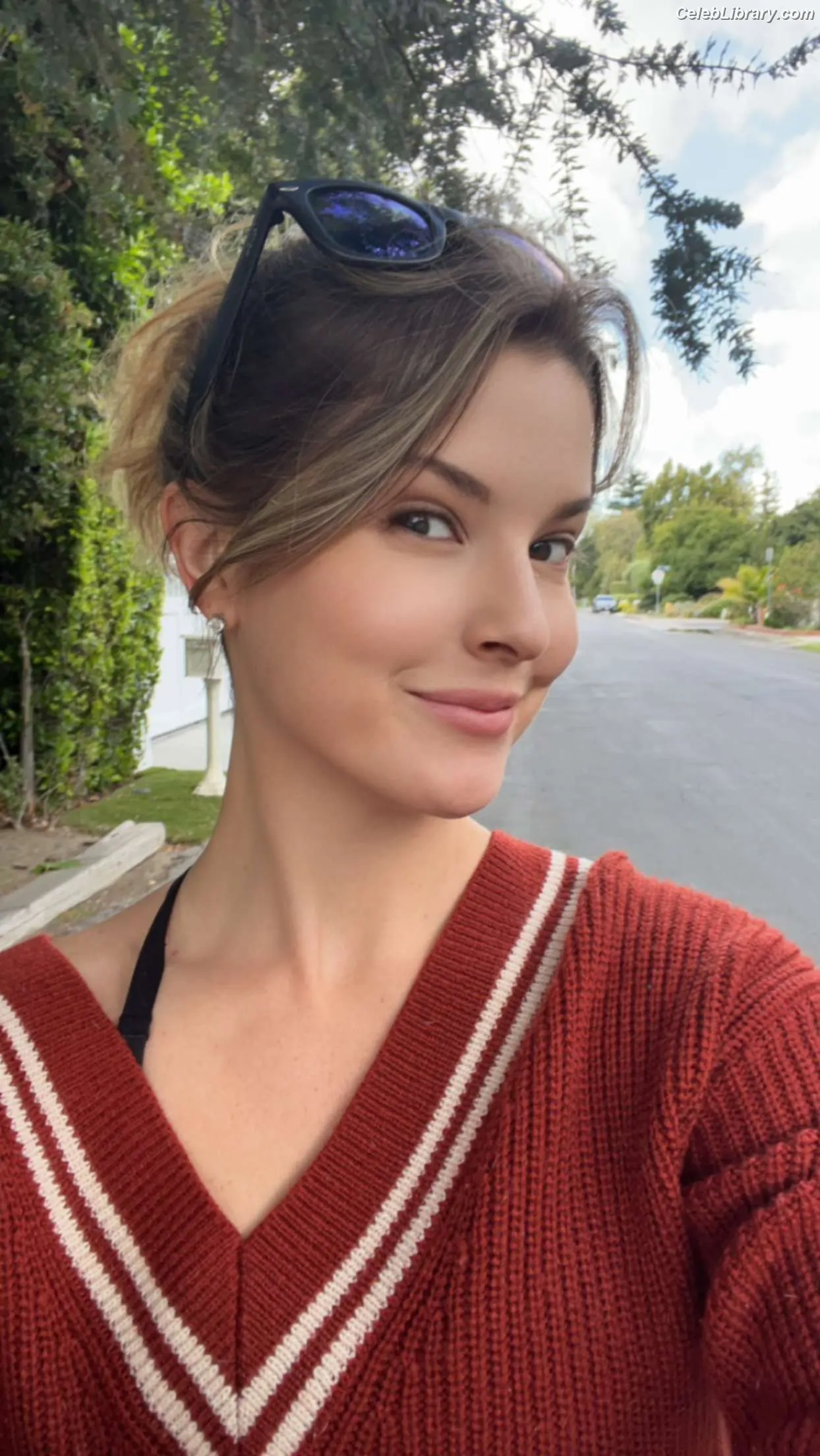 Amanda Cerny photo 2 of 1196