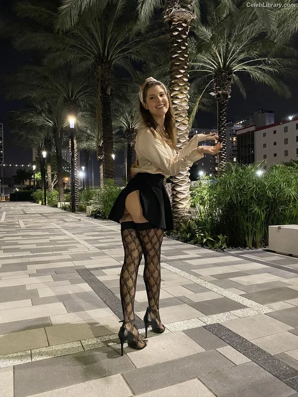 Amanda Cerny photo 4 of 1197