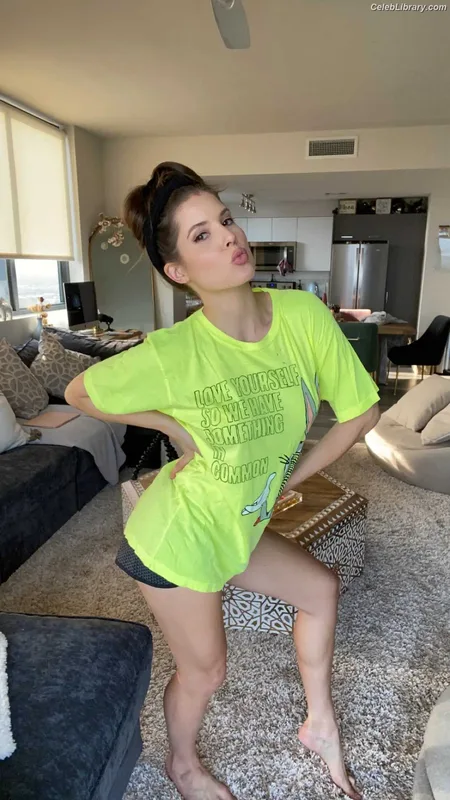 Amanda Cerny photo 20 of 1197