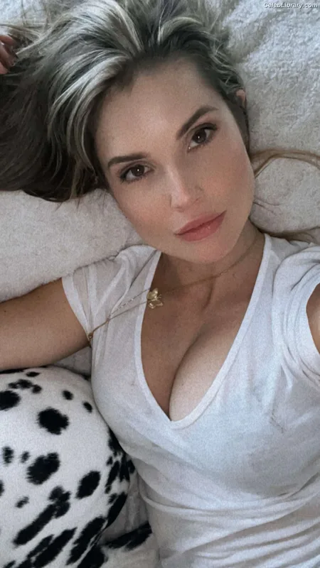Amanda Cerny photo 9 of 1197
