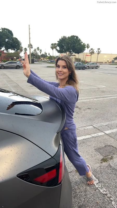 Amanda Cerny photo 5 of 1197
