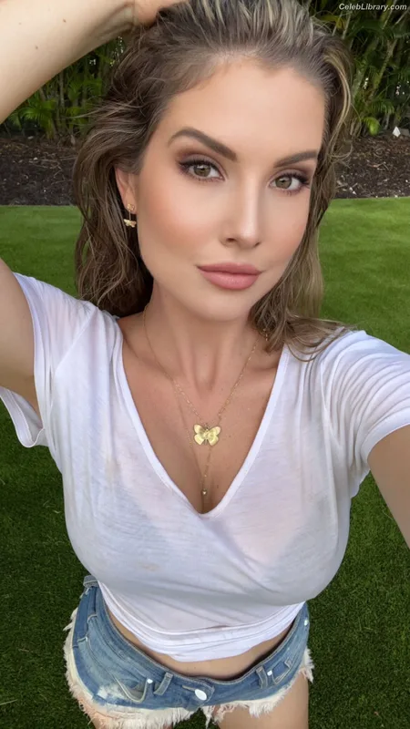 Amanda Cerny photo 6 of 1197