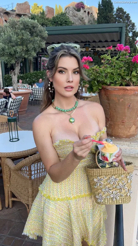 Amanda Cerny photo 18 of 1197