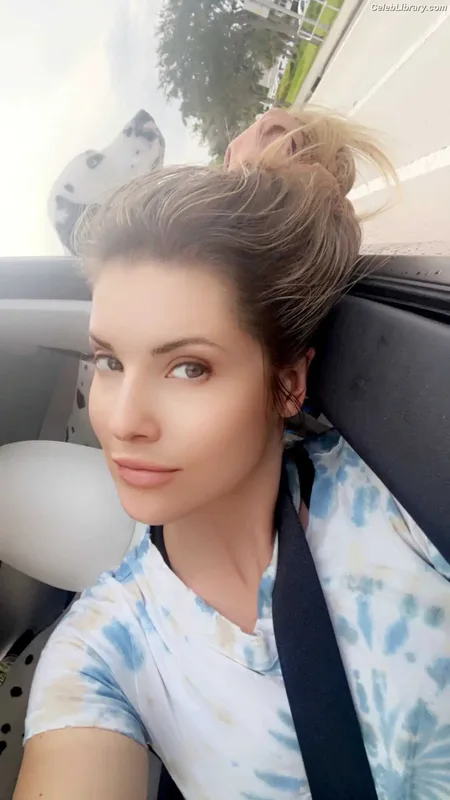 Amanda Cerny photo 9 of 1197