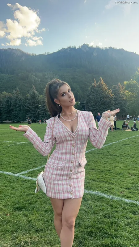 Amanda Cerny photo 8 of 1197
