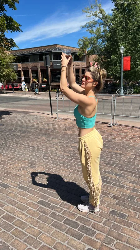 Amanda Cerny photo 15 of 1197