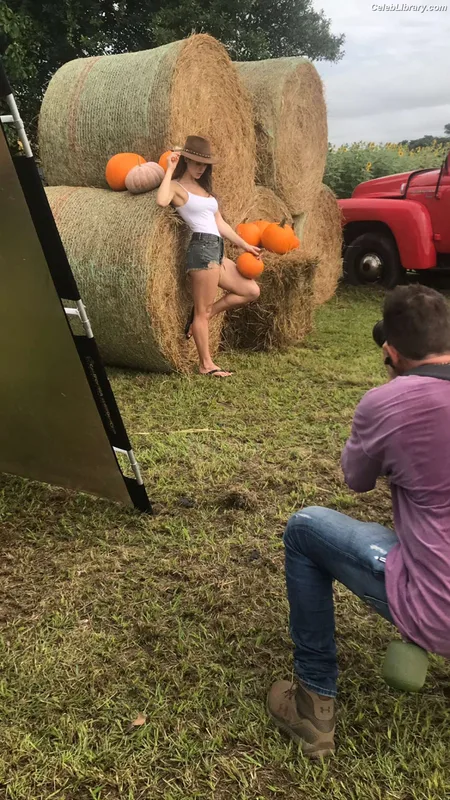 Amanda Cerny photo 4 of 1197