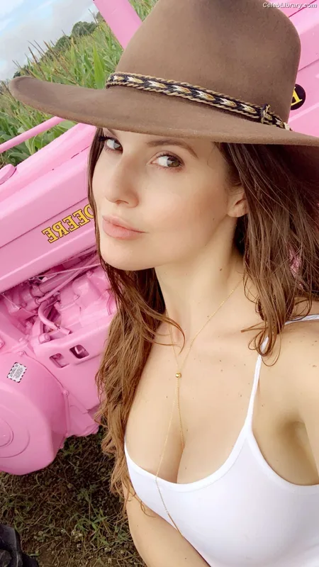 Amanda Cerny photo 14 of 1197